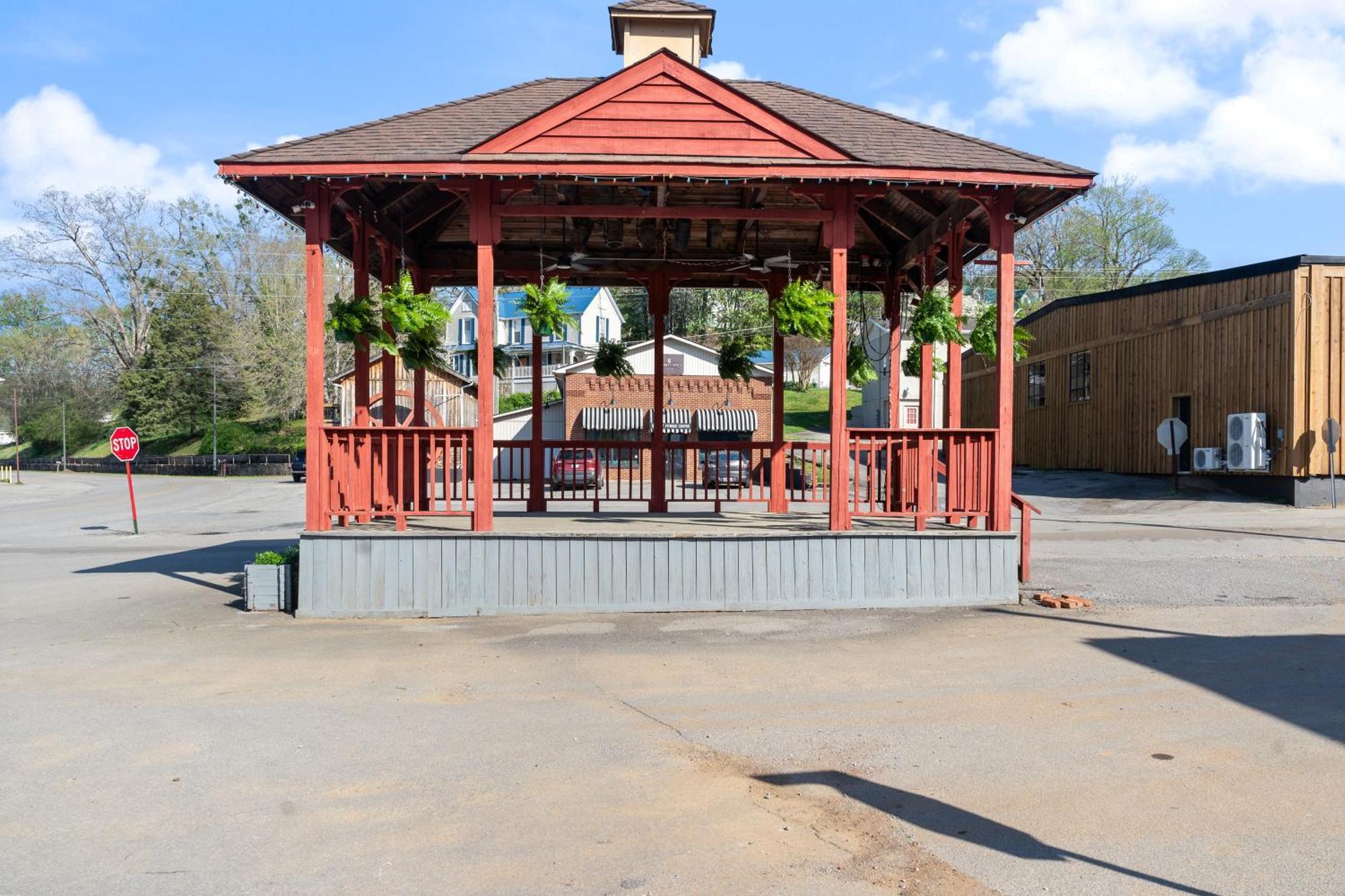 The Tellico Plains Inn And Event Venue Exterior foto